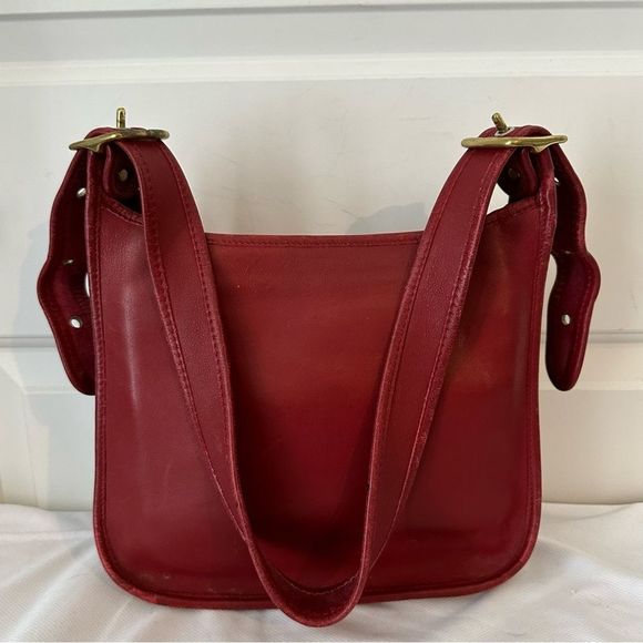 Coach Handbags - COACH Vintage Legacy Janice Zip Willis School Bag Crossbody Messenger
